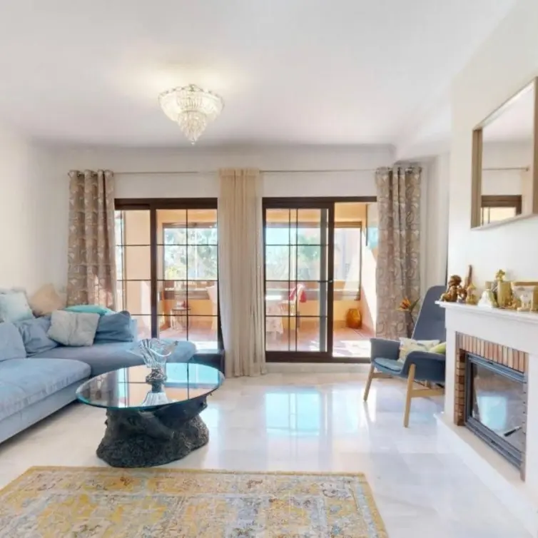 Sale of middle floor apartment in Hacienda del Sol