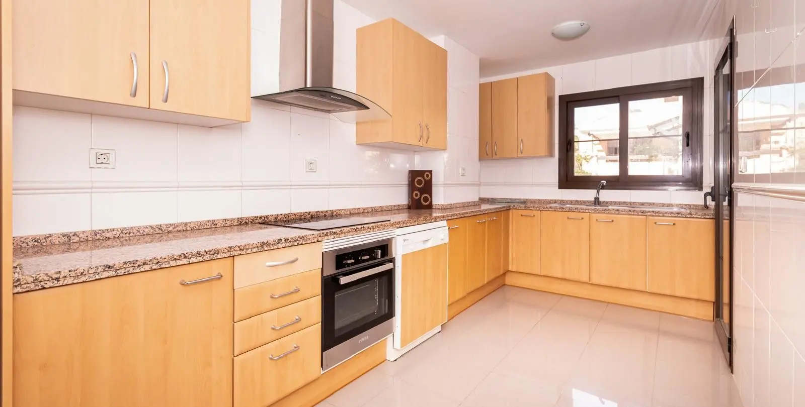 Sale of middle floor apartment in Hacienda del Sol 5