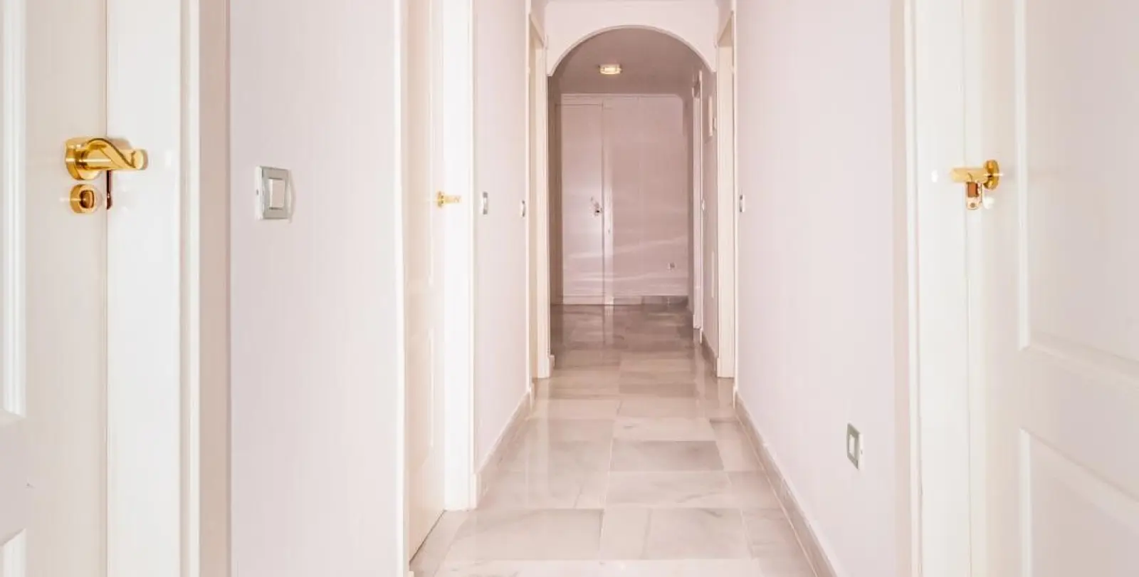 Sale of middle floor apartment in Hacienda del Sol 9