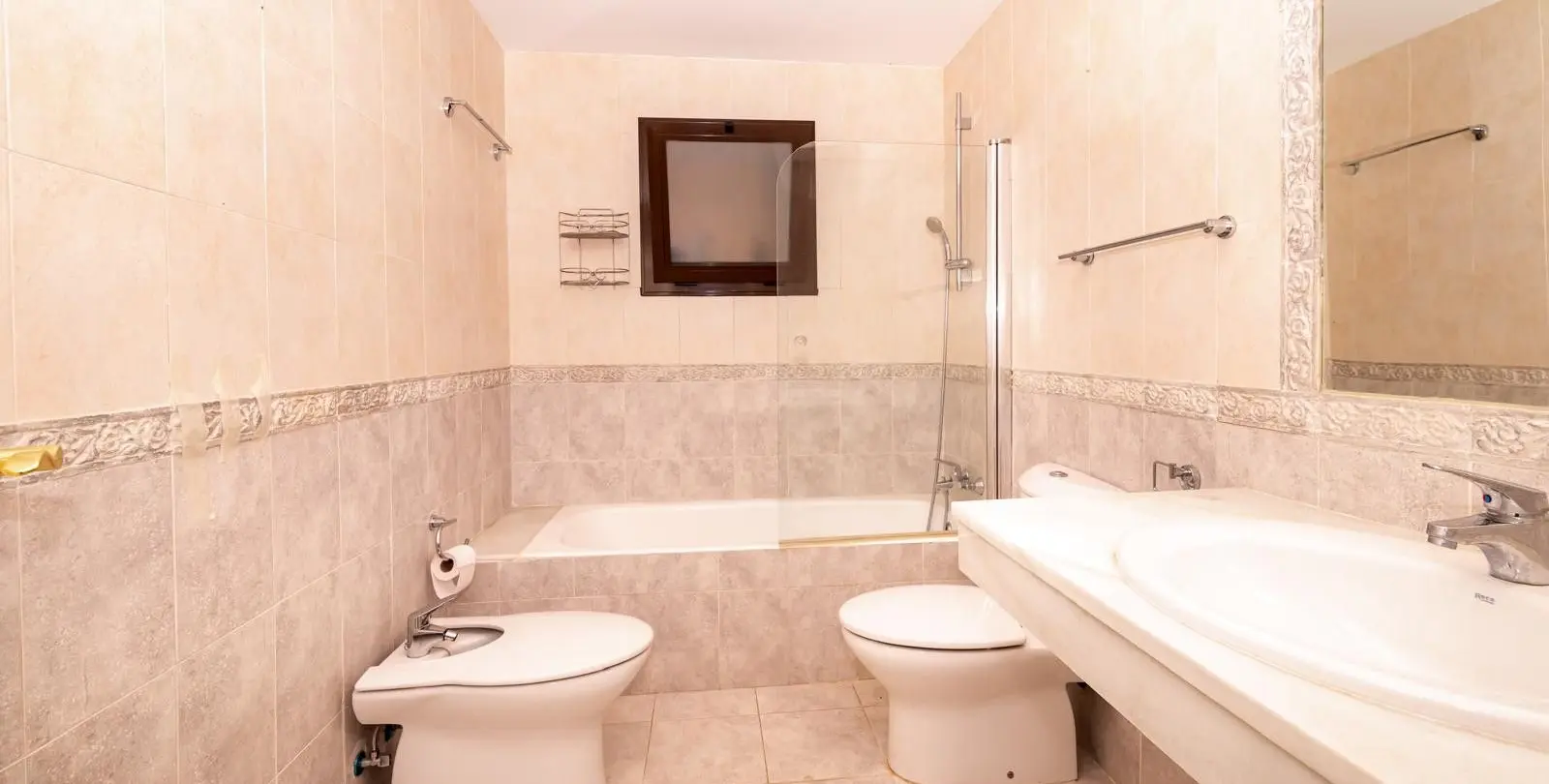 Sale of middle floor apartment in Hacienda del Sol 14