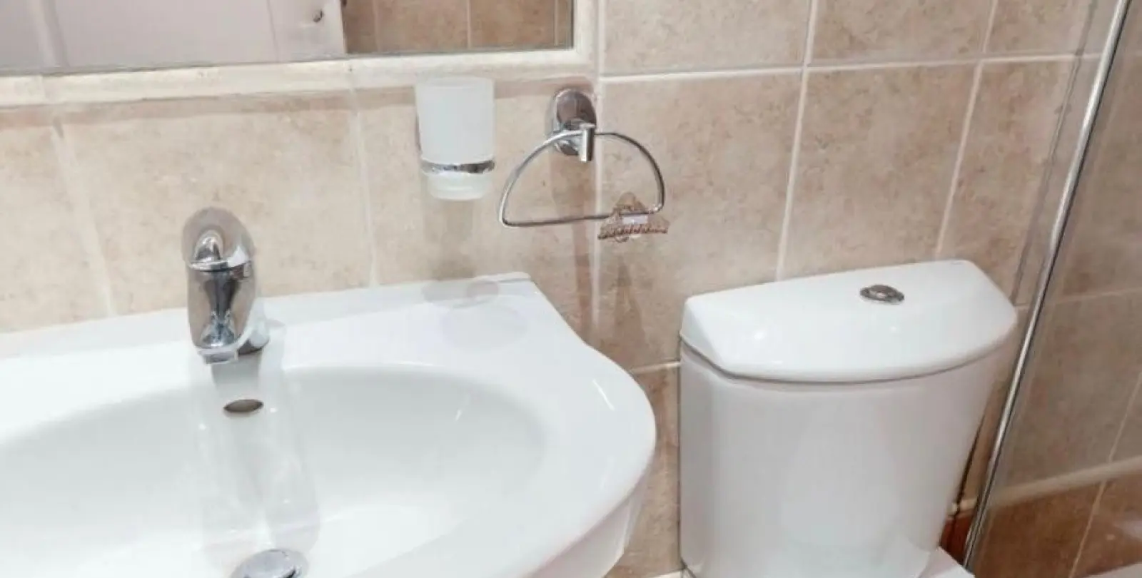 Sale of middle floor apartment in Hacienda del Sol 38