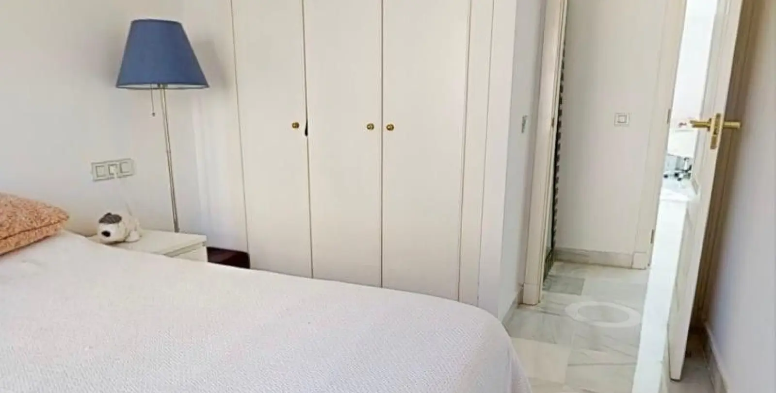 Sale of middle floor apartment in Hacienda del Sol 40