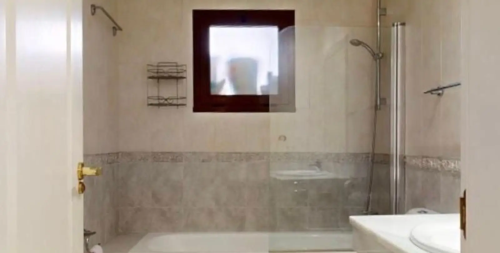 Sale of middle floor apartment in Hacienda del Sol 50