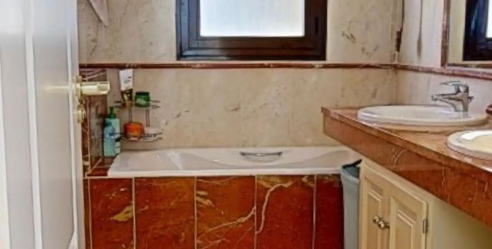 Sale of middle floor apartment in Hacienda del Sol 52