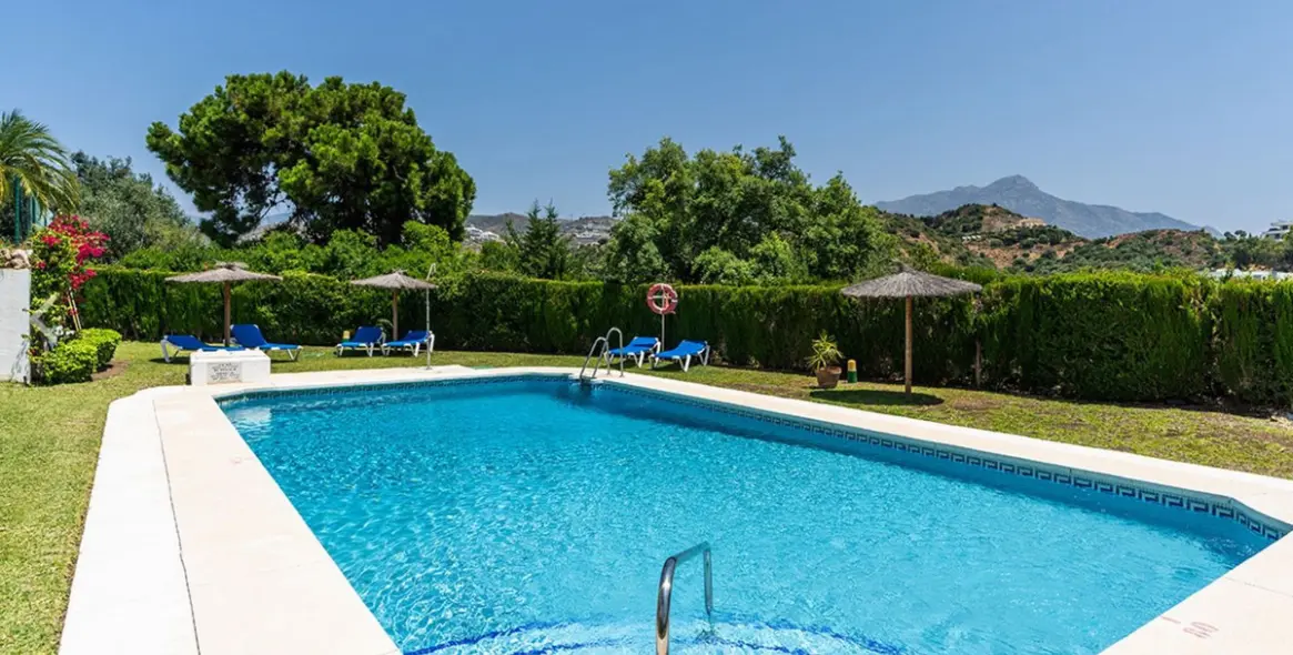 Sale of middle floor apartment in La Quinta 8