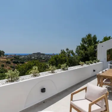 Venta de apartamento en planta media en La Quinta