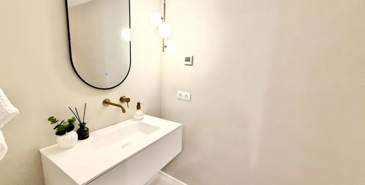 Venta de apartamento en planta media en La Quinta 19