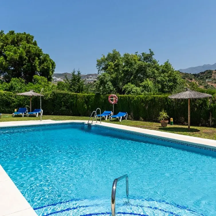 Sale of middle floor apartment in La Quinta