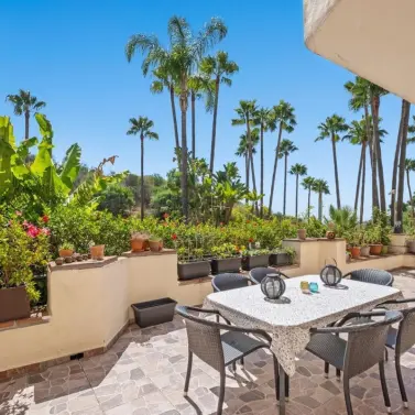 Venta de apartamento en planta baja en The Golden Mile