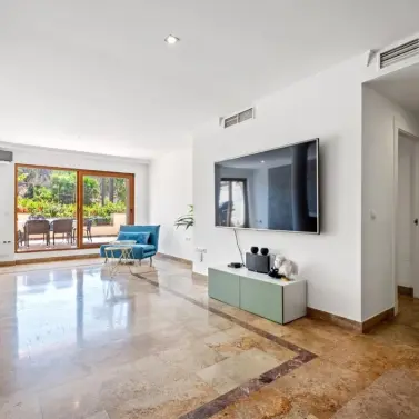 Venta de apartamento en planta baja en The Golden Mile