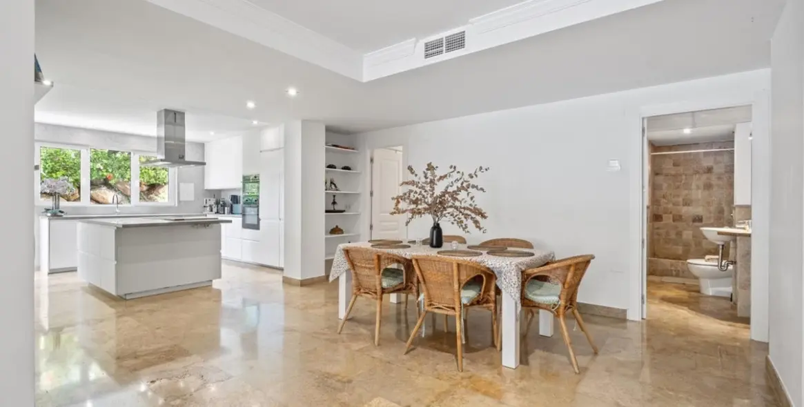 Venta de apartamento en planta baja en The Golden Mile 7