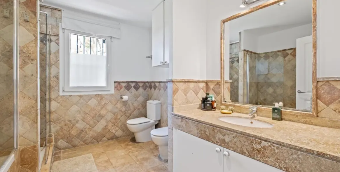 Venta de apartamento en planta baja en The Golden Mile 15