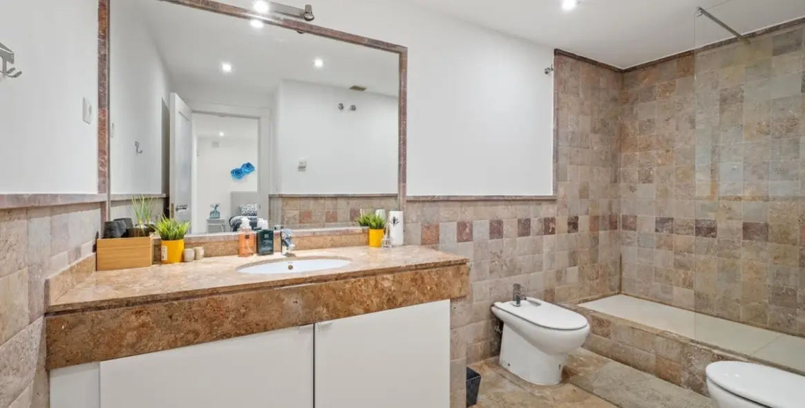 Venta de apartamento en planta baja en The Golden Mile 21