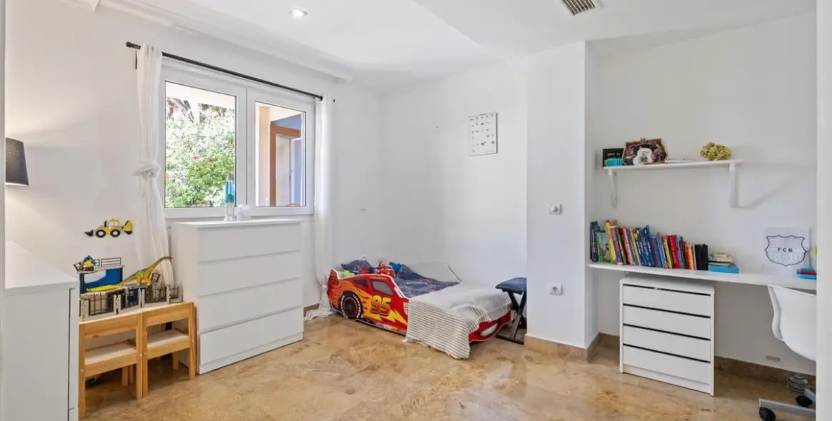 Venta de apartamento en planta baja en The Golden Mile 23