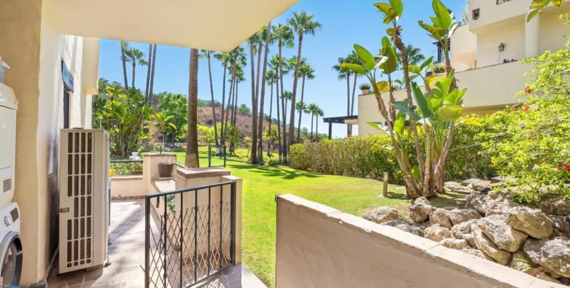 Venta de apartamento en planta baja en The Golden Mile 25