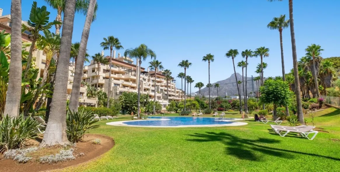 Venta de apartamento en planta baja en The Golden Mile 26