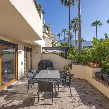 Venta de apartamento en planta baja en The Golden Mile