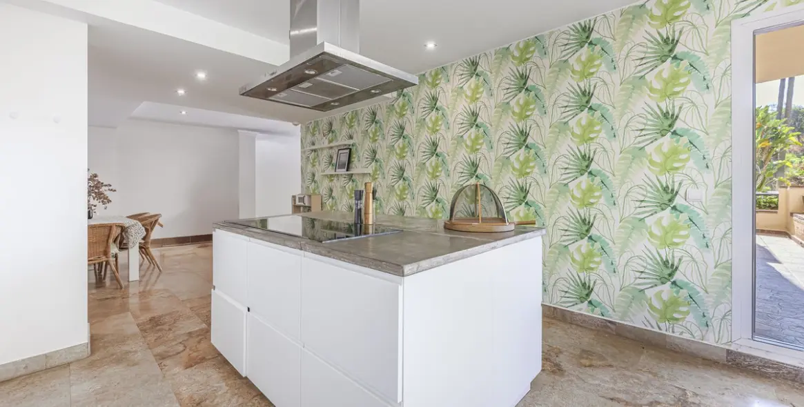 Venta de apartamento en planta baja en The Golden Mile 9