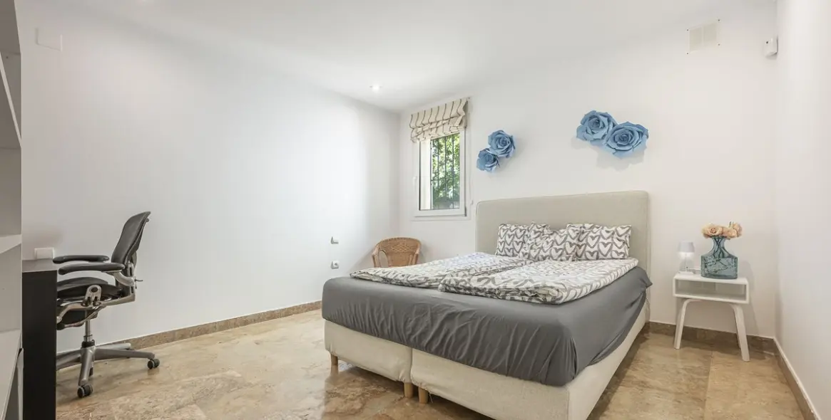 Venta de apartamento en planta baja en The Golden Mile 15