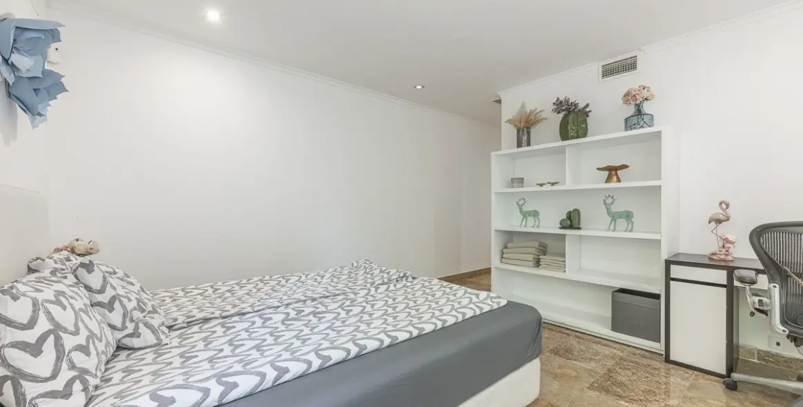 Venta de apartamento en planta baja en The Golden Mile 16