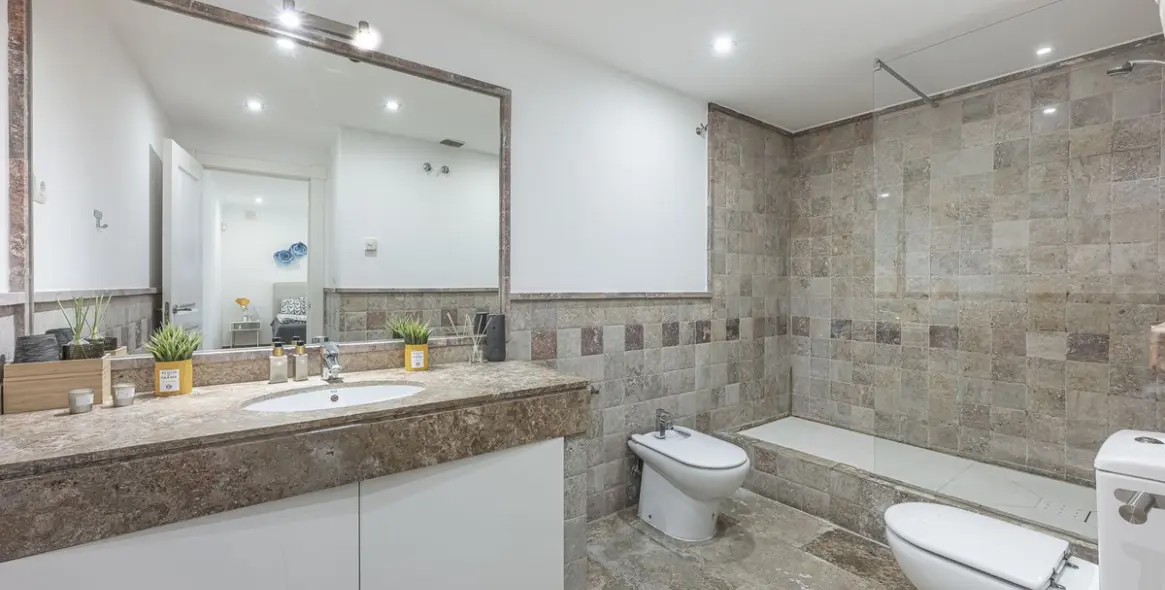 Venta de apartamento en planta baja en The Golden Mile 18