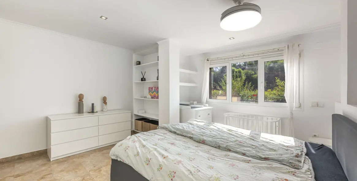 Sale of ground floor apartment in The Golden Mile 22