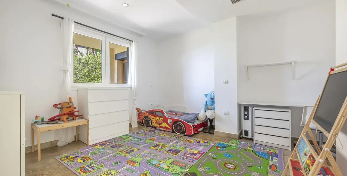 Sale of ground floor apartment in The Golden Mile 25