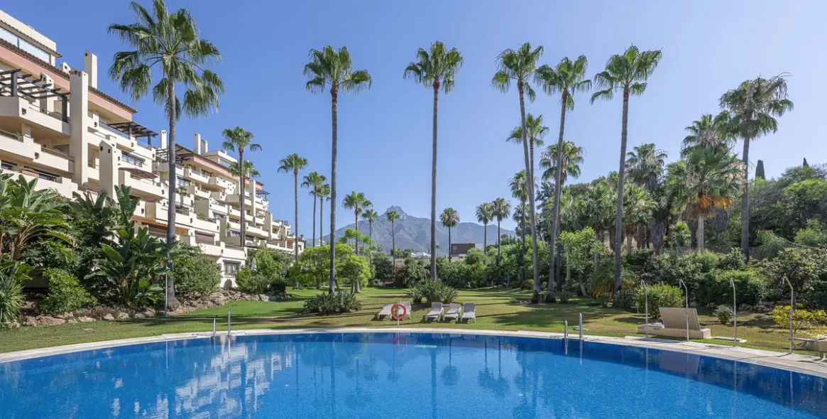 Sale of ground floor apartment in The Golden Mile 30