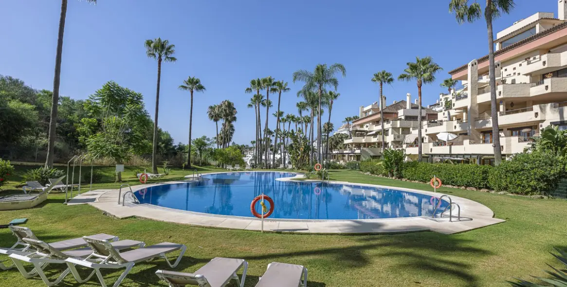 Sale of ground floor apartment in The Golden Mile 36