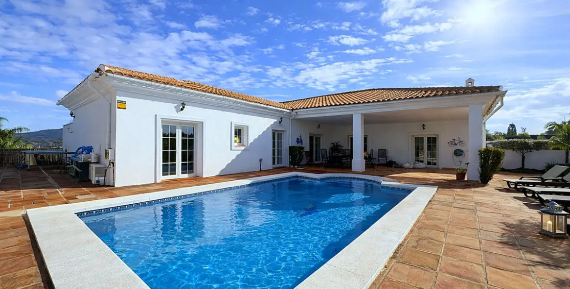 Продажа  отдельно стоящей виллы в La Cala Golf 1