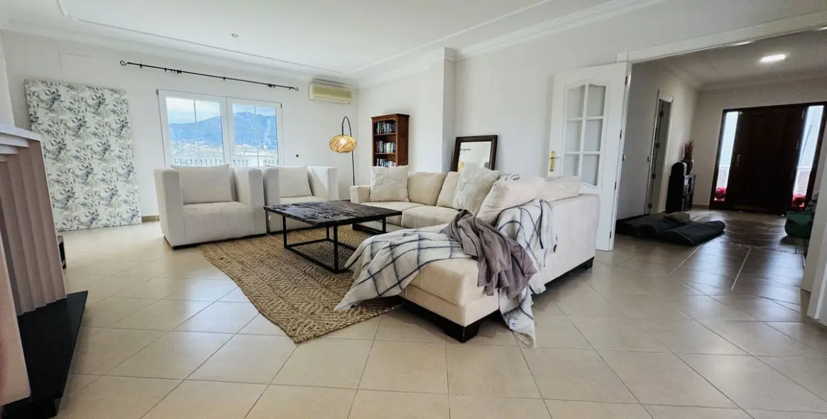 Продажа  отдельно стоящей виллы в La Cala Golf 7