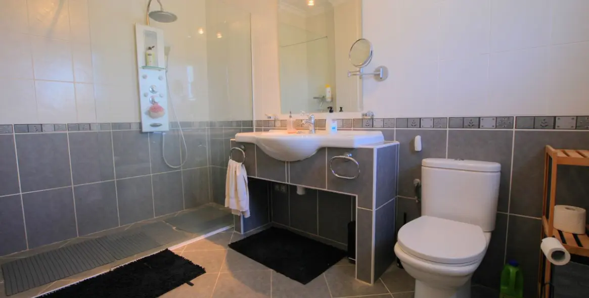 Продажа  отдельно стоящей виллы в La Cala Golf 12