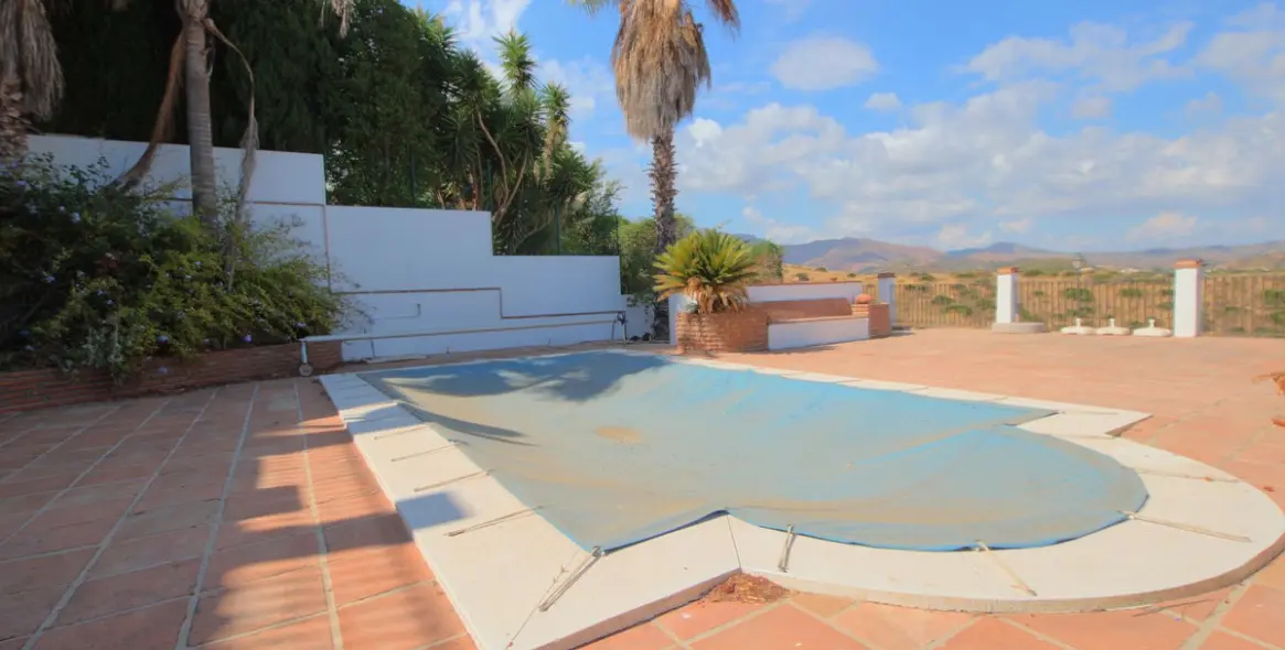 Продажа  отдельно стоящей виллы в La Cala Golf 18