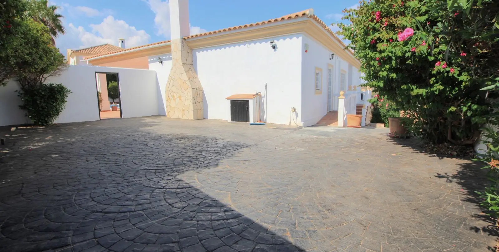 Sale of detached villa in La Cala Golf 20