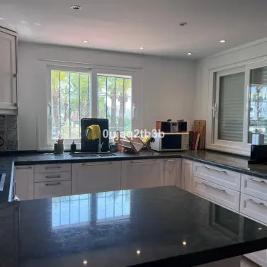 Продажа двухуровневых апартаментов в Nueva Andalucía