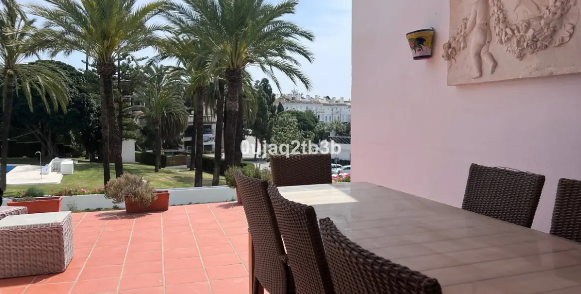 Продажа двухуровневых апартаментов в Nueva Andalucía 22
