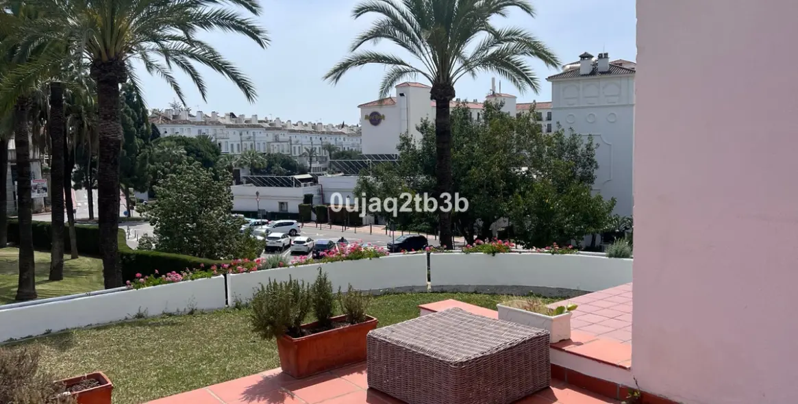 Продажа двухуровневых апартаментов в Nueva Andalucía 24