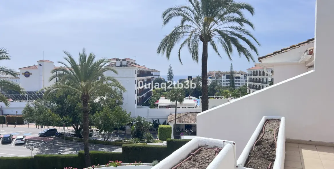 Продажа двухуровневых апартаментов в Nueva Andalucía 27