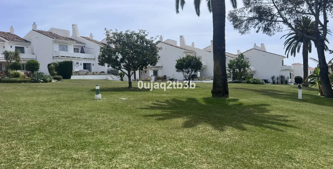 Продажа двухуровневых апартаментов в Nueva Andalucía 43