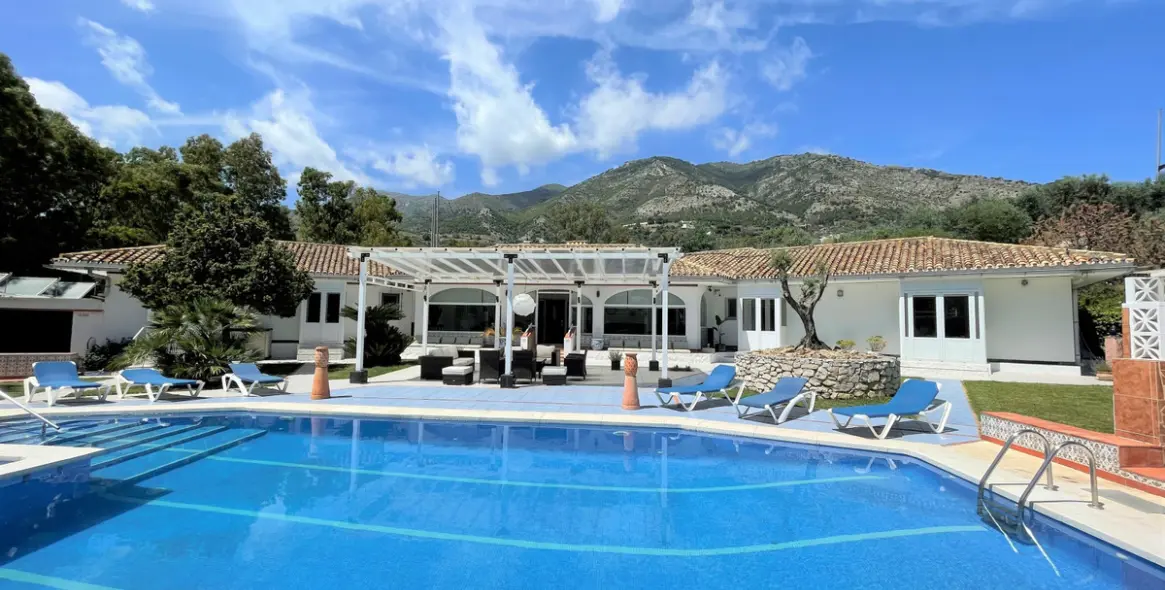 Sale of detached villa in Mijas 32