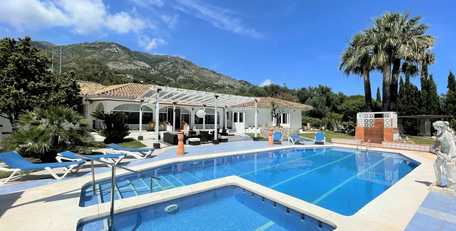 Sale of detached villa in Mijas 1