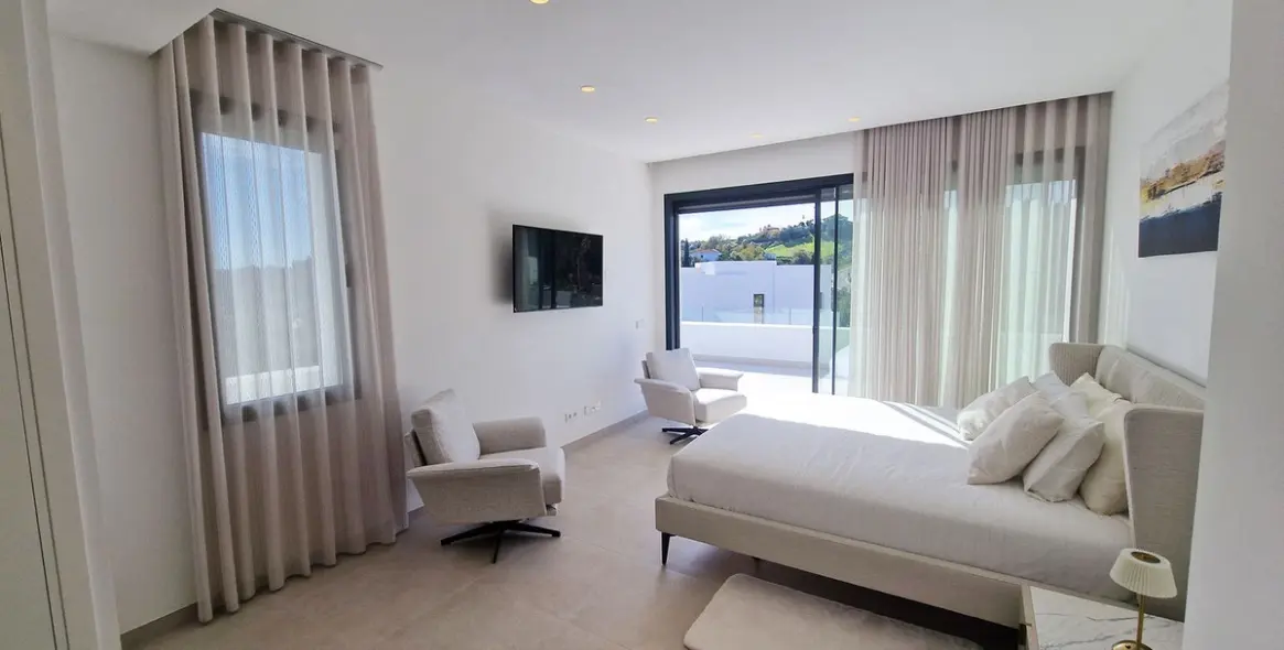 Venta de villa independiente en La Cala Golf 28