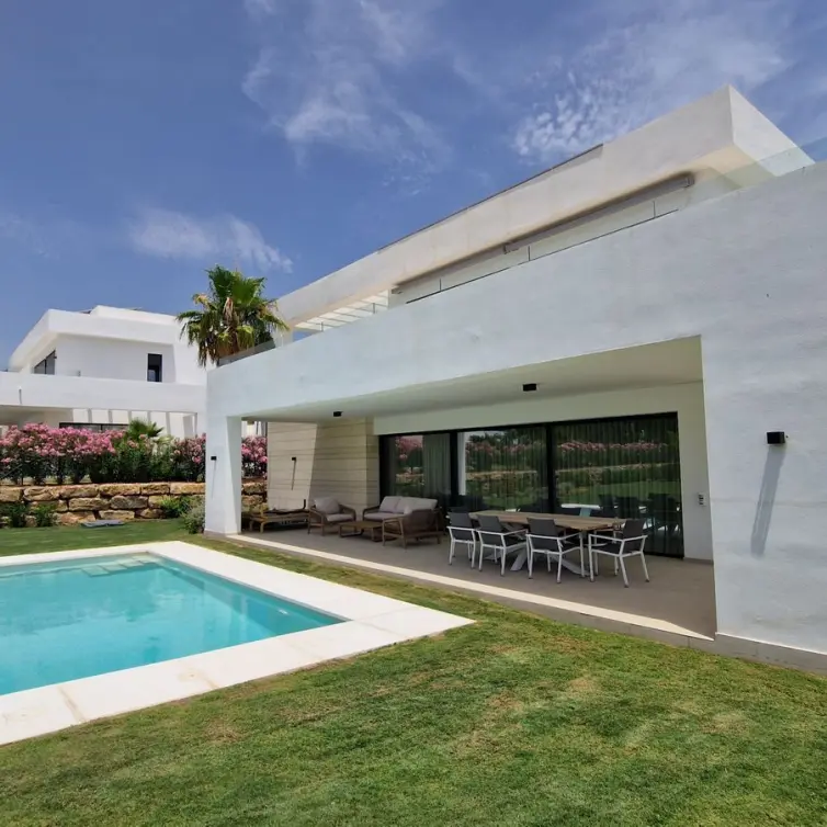 Venta de villa independiente en La Cala Golf