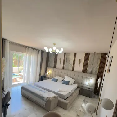 Продажа  отдельно стоящей виллы в Guadalmina Alta