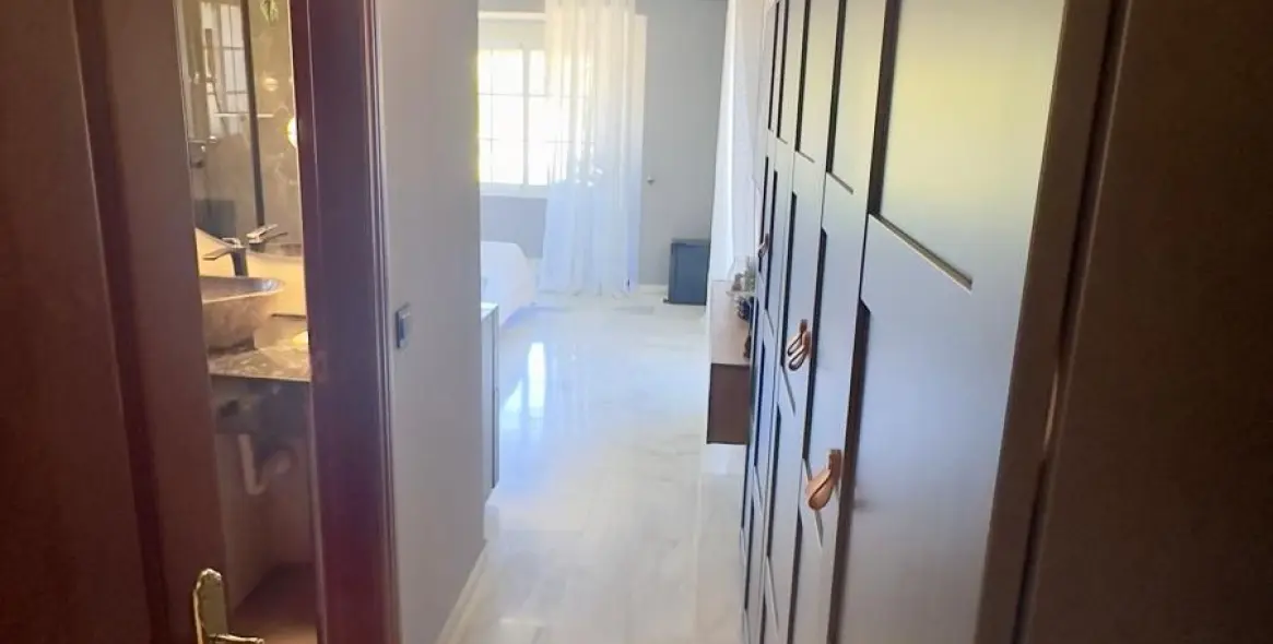 Продажа  отдельно стоящей виллы в Guadalmina Alta 10