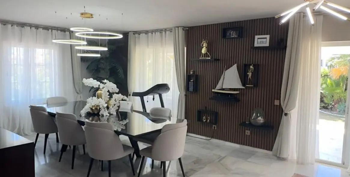 Продажа  отдельно стоящей виллы в Guadalmina Alta 13