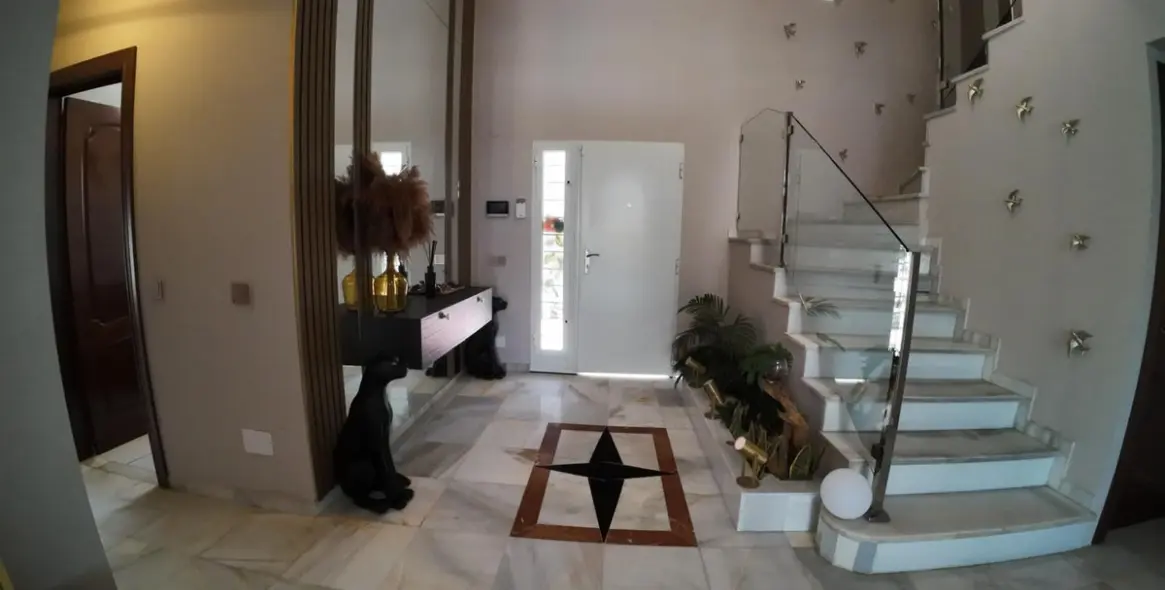 Venta de villa independiente en Guadalmina Alta 25