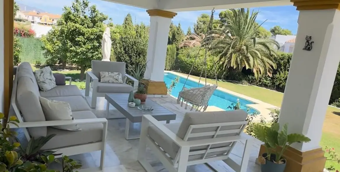 Venta de villa independiente en Guadalmina Alta 42