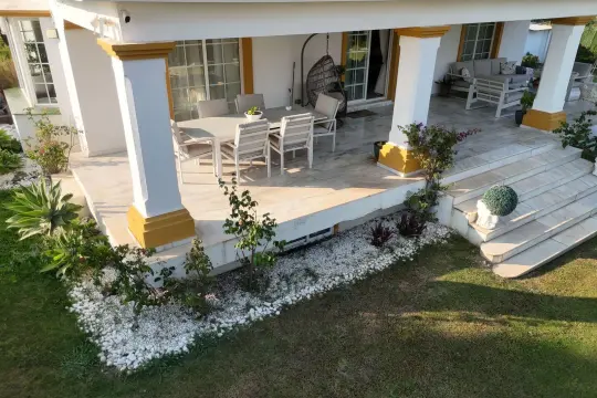 Image 4 thumb