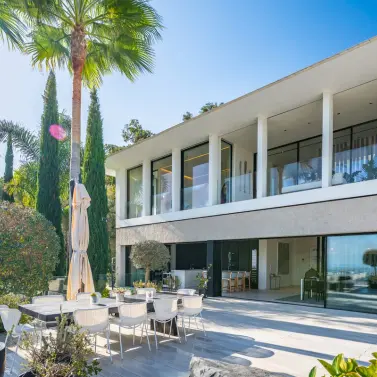 Продажа  отдельно стоящей виллы в Elviria